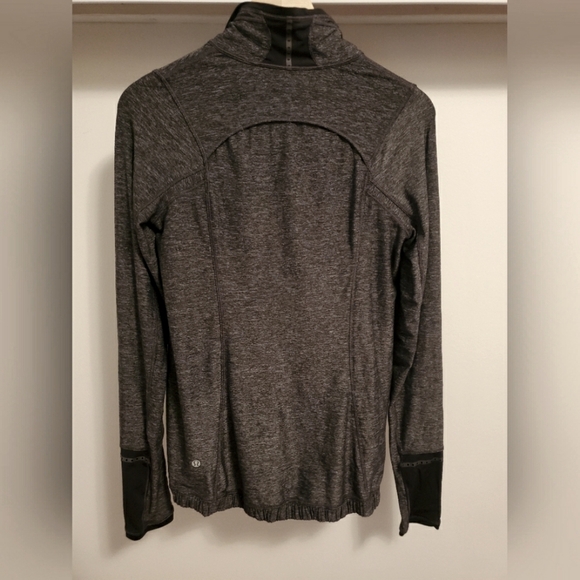 Lululemon Pace Pusher 1/2 zip Pullover. Black and dark grey. Size 6. - Picture 5 of 12